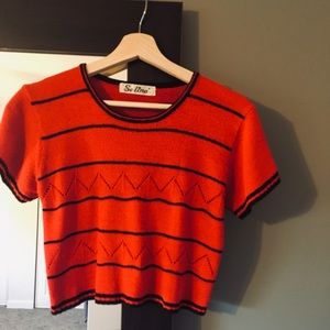 ➡️ 3 for $25. Red knit crop
